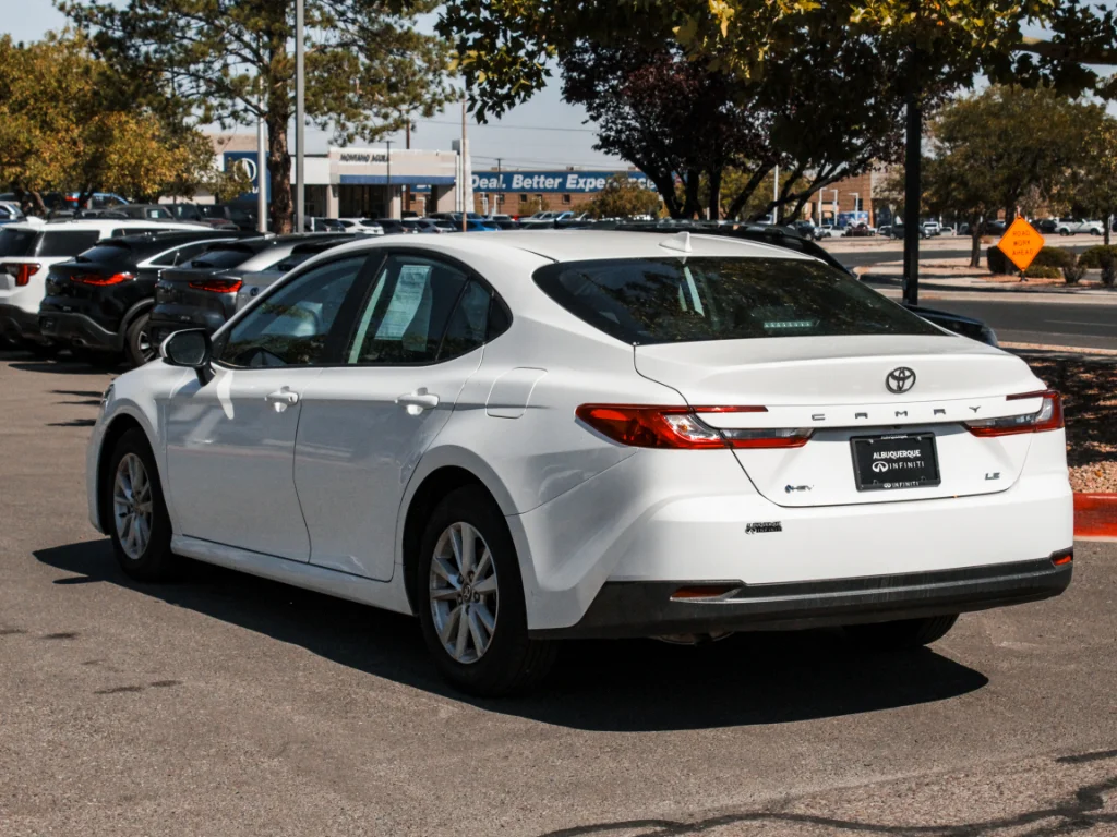 Used 2025 Wind Chill Pearl Toyota XSE image 7