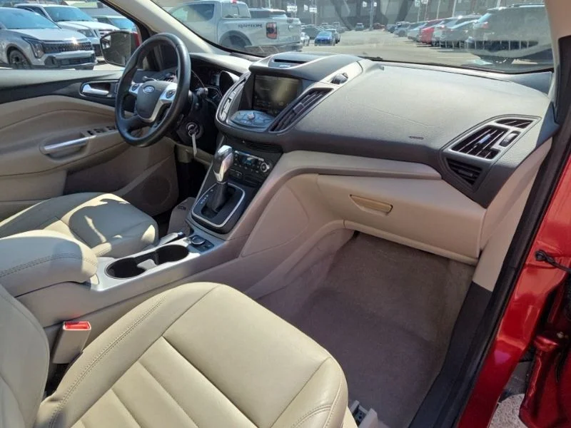Used 2014 Red Ford SE image 13