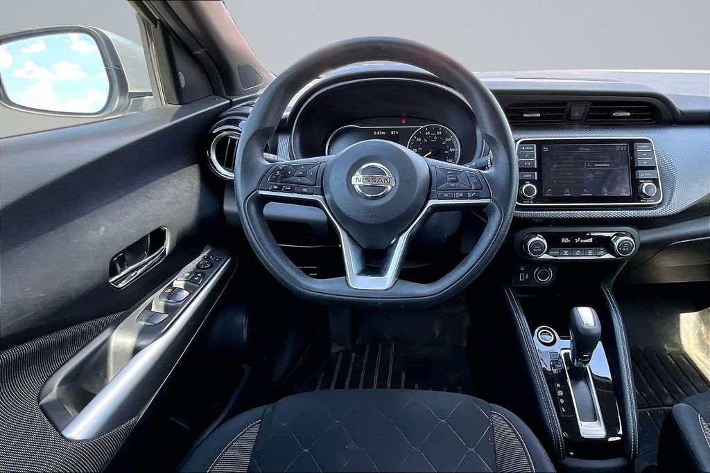 Used 2018 Silver Nissan SV image 5