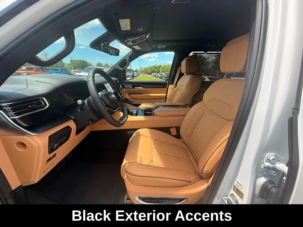 New 2026 Bright White Clear-Coat Exterior Paint Jeep Summit Reserve image 9