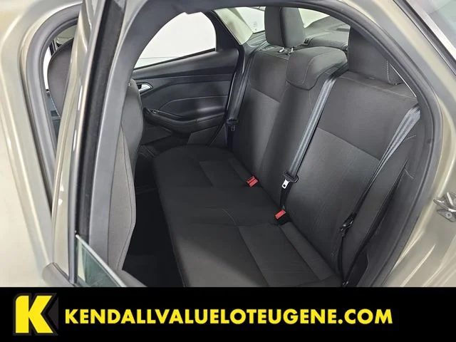 Used 2015  Ford SE image 24