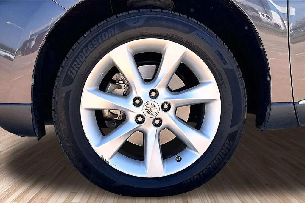 Used 2010  Lexus 350 image 8