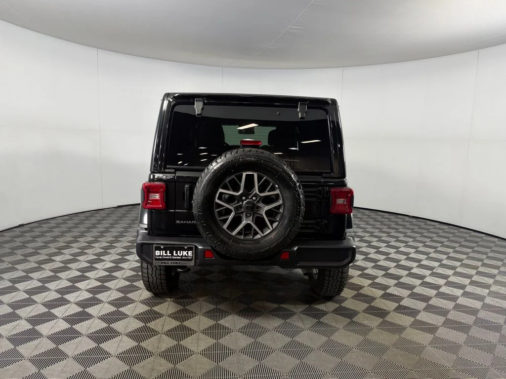 Used 2025 Black Jeep Sahara image 8