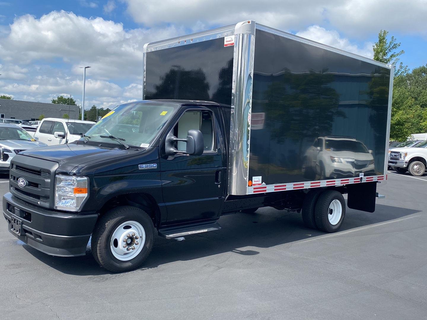 Used 2027 Wh Ford  image 3