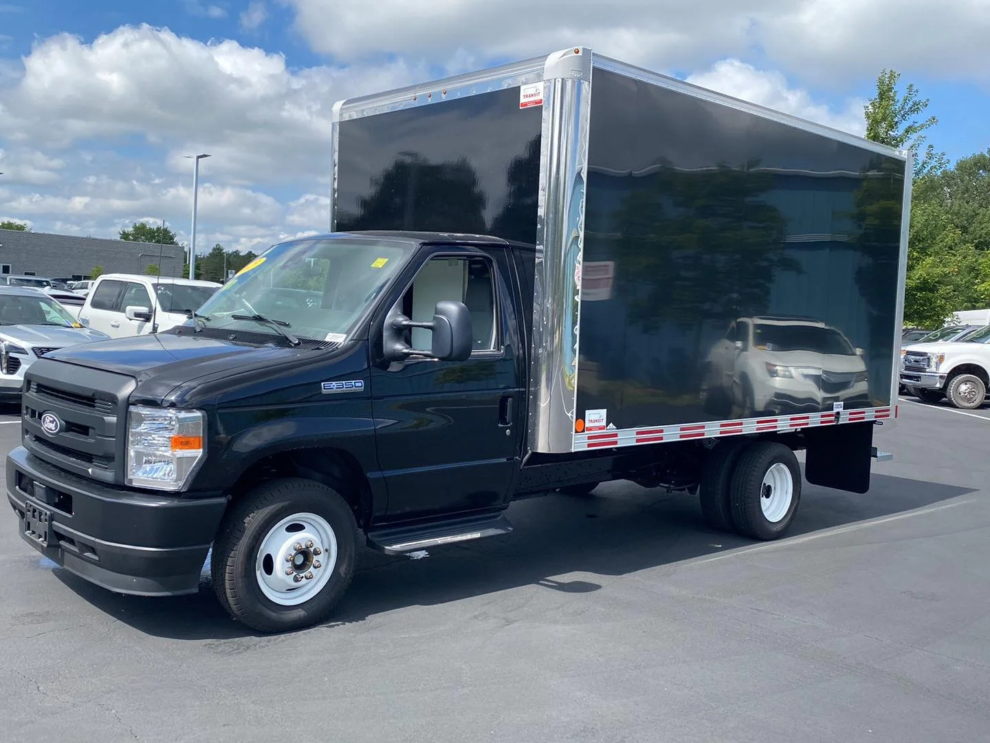 Used 2027 Wh Ford  image 3