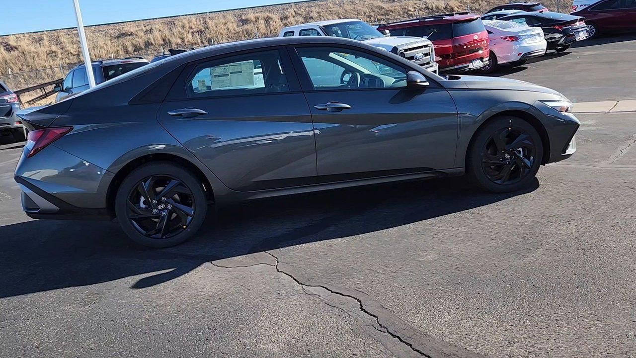 New 2026 Amazon Gray Hyundai SEL Sport image 3