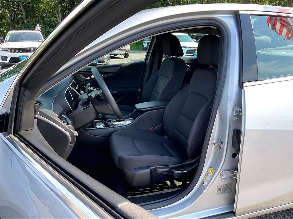 Used 2019 Silver Chevrolet LS image 10