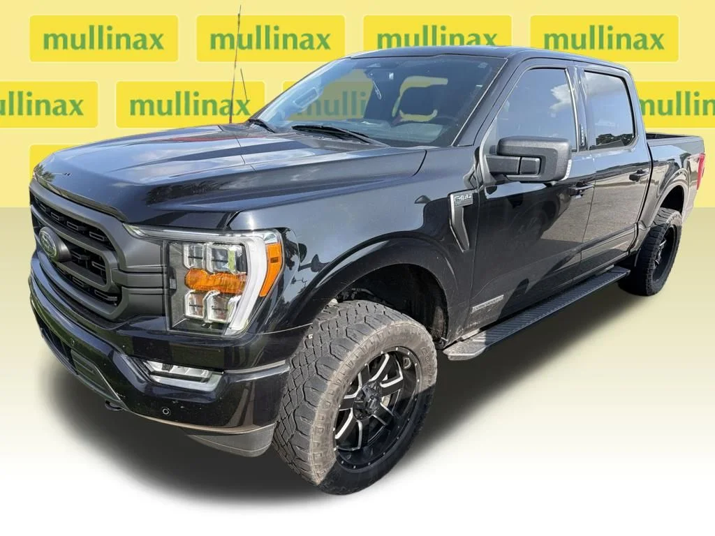 Used 2023 Black Ford XLT image 3