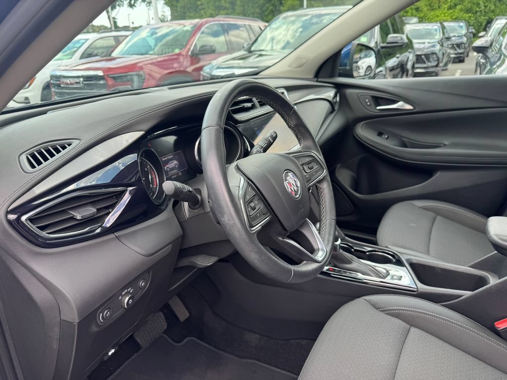 Used 2023 Sapphire Metallic Buick Select image 25