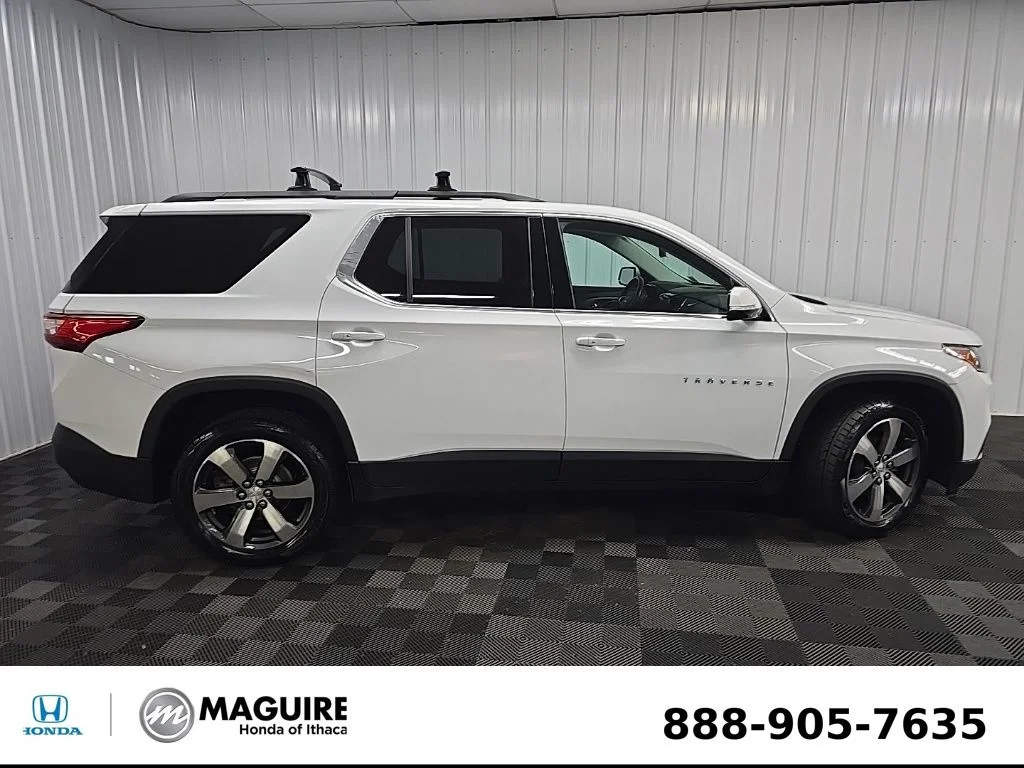 Used 2019 Summit White Chevrolet 3LT image 2