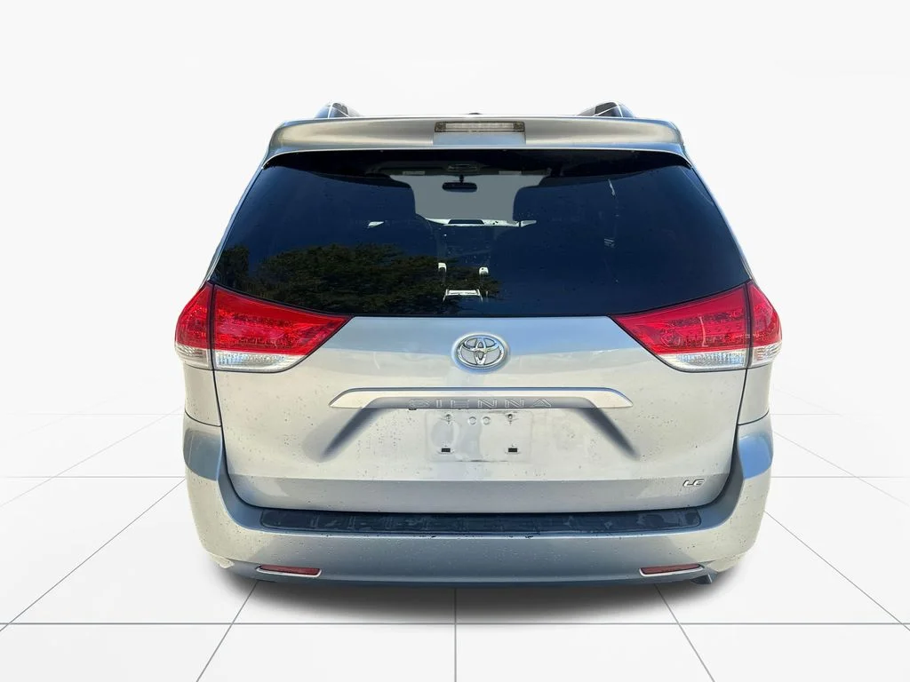 Used 2011 Silver Sky Metallic Toyota LE image 7