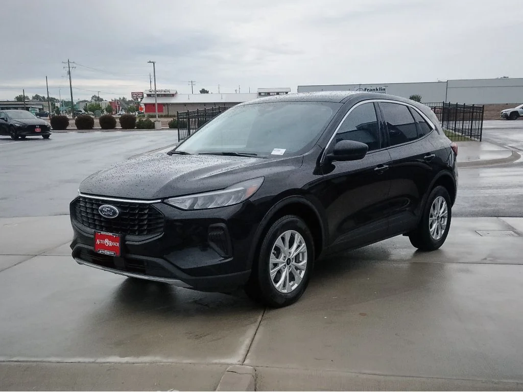 Used 2024 Agate Black Metallic Ford Active image 7