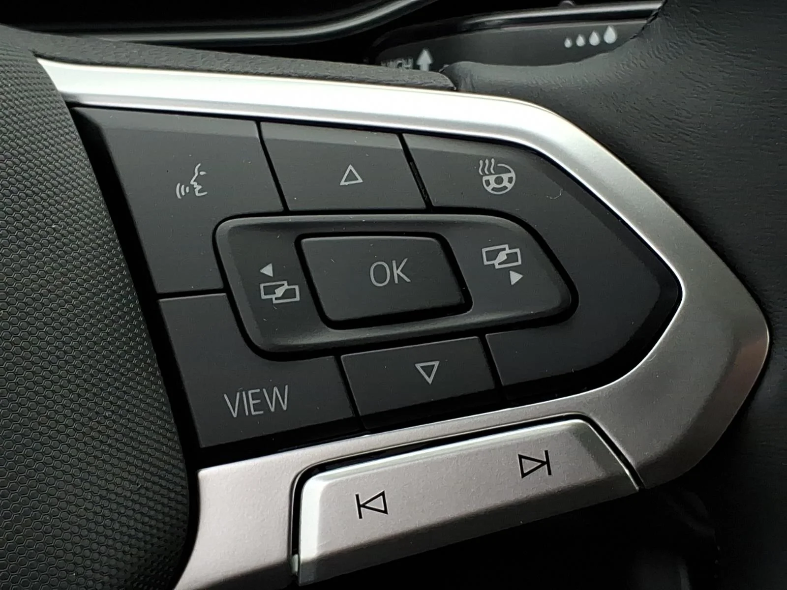 New 2026 Deep Black Pearl Volkswagen SEL AUTO image 21