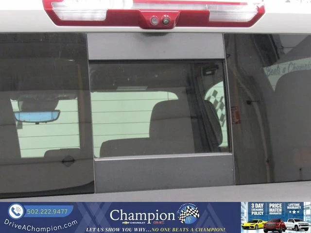 Used 2025 Summit White GMC AT4 image 22