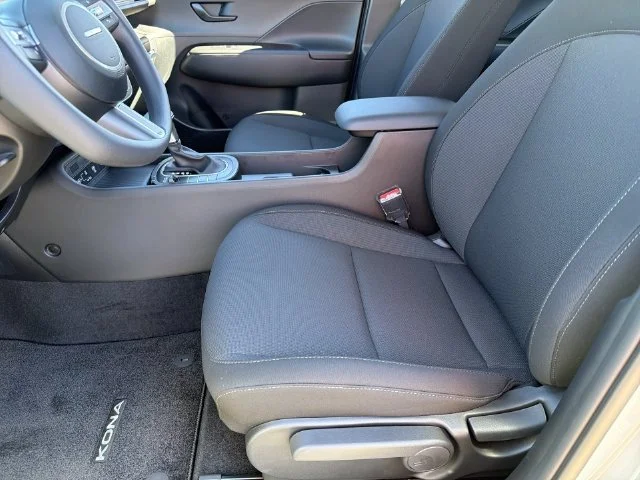Used 2027 Green Hyundai SE image 21