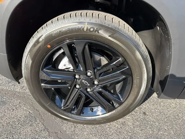 New 2026 Mosaic Black Metallic Chevrolet LT image 11