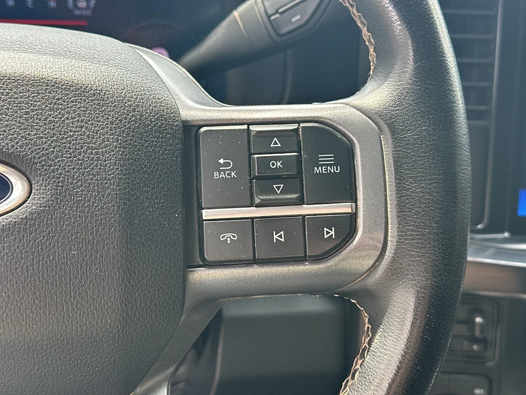 Used 2025 Oxford White Ford LARIAT image 18
