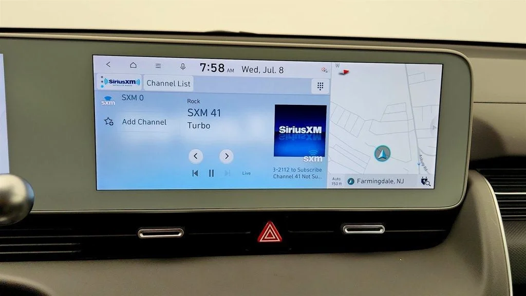 Used 2024 Digital Teal Hyundai SEL RWD image 19