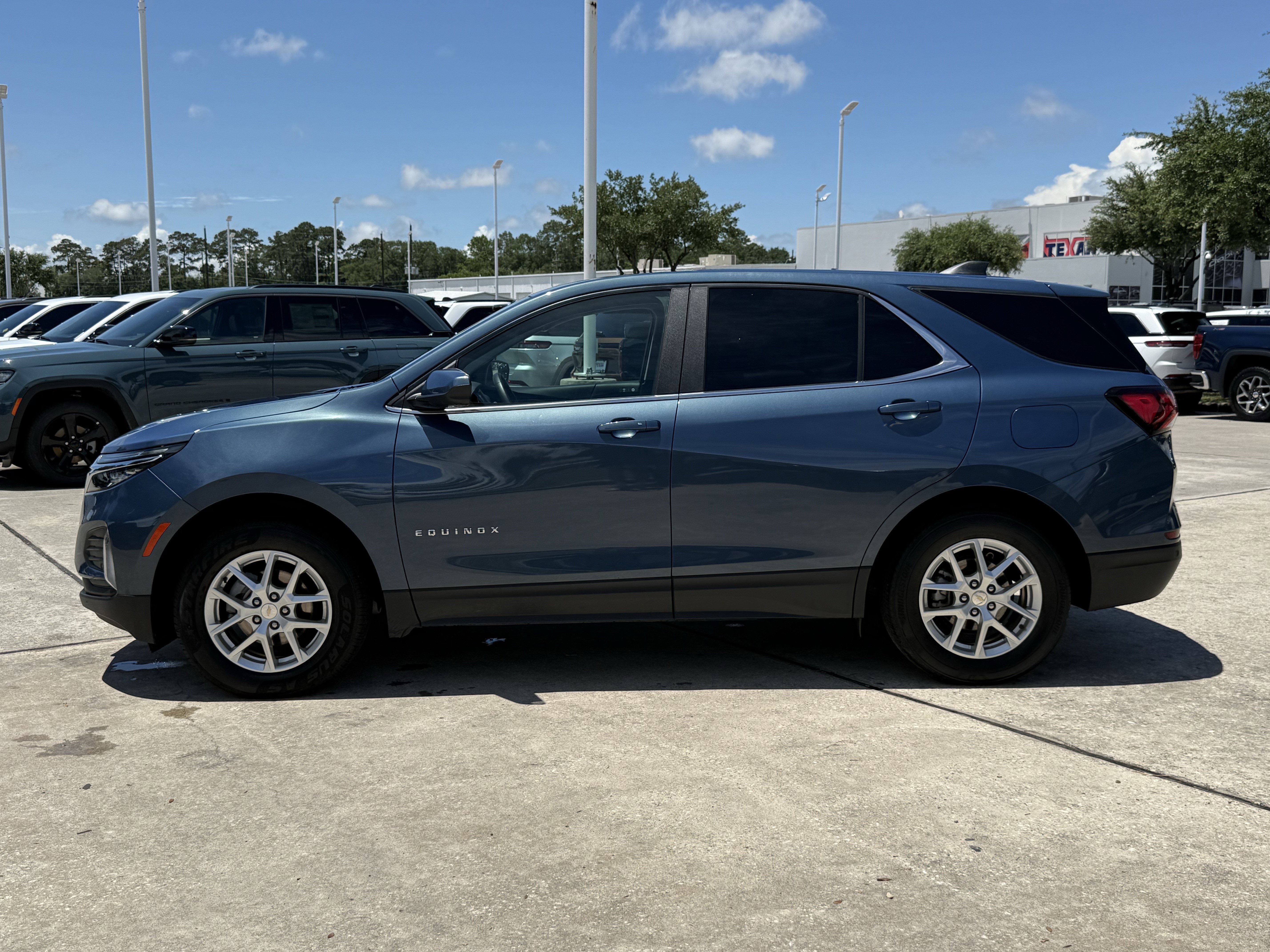 Used 2024 Lakeshore Blue Metallic Chevrolet  image 7