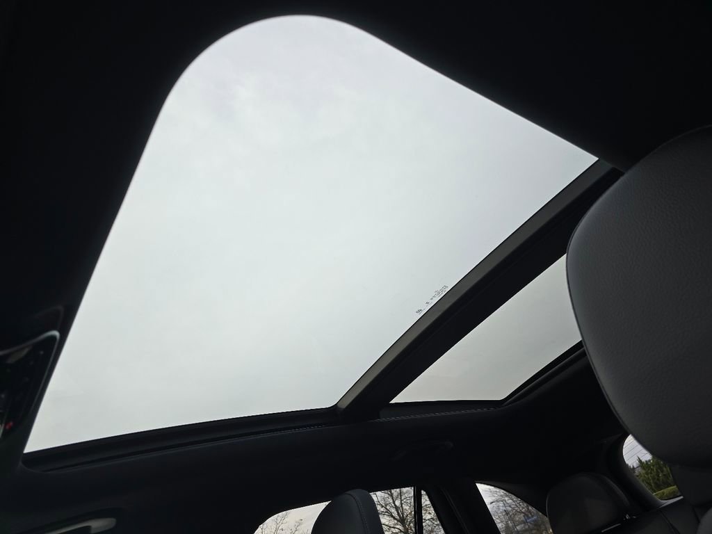 New 2026 Graphite Grey Metallic Mercedes-Benz GLC 300 image 40