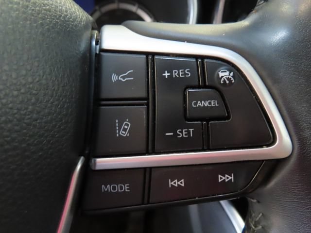 Used 2023 White Toyota XLE image 22