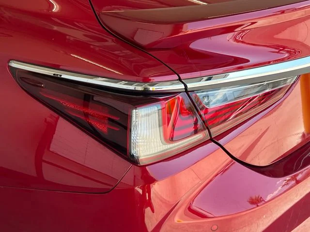 Used 2021 Matador Red Mica Lexus 300h Luxury image 21