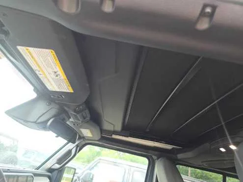 Used 2025 Anvil Clearcoat Jeep Sahara image 13