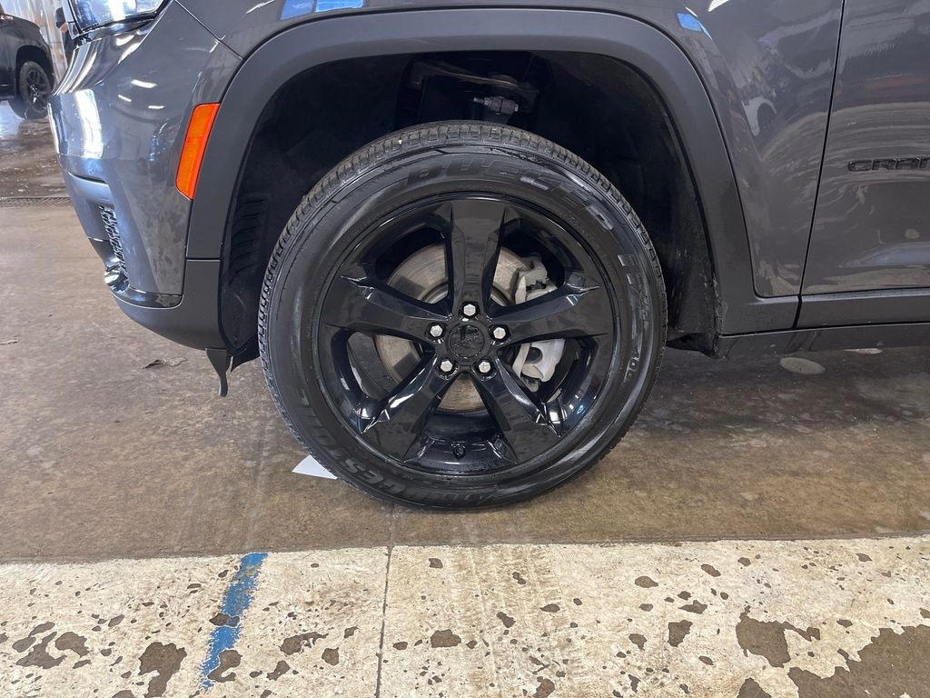 Certified Used 2025 Gray Jeep Altitude image 11