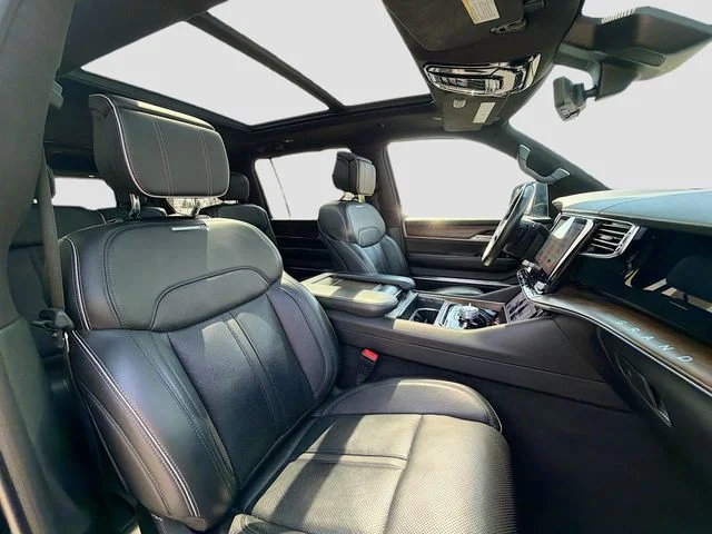 Used 2022 Black Jeep Series II image 30