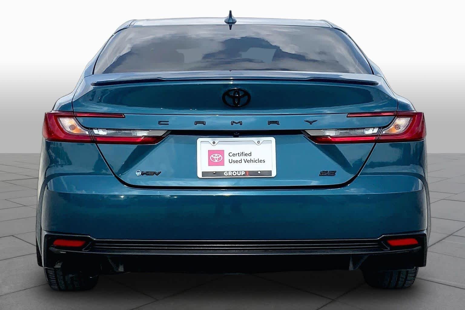 Used 2025 Ocean Gem Toyota SE image 5
