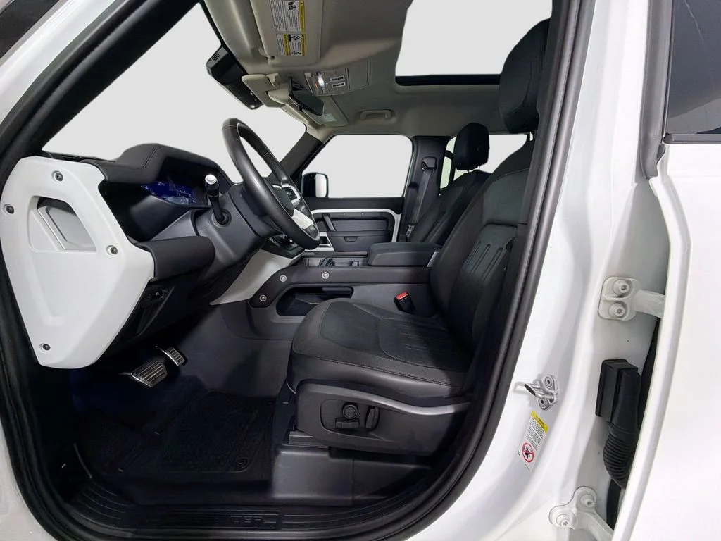 Used 2020 Fuji White Land Rover SE image 22