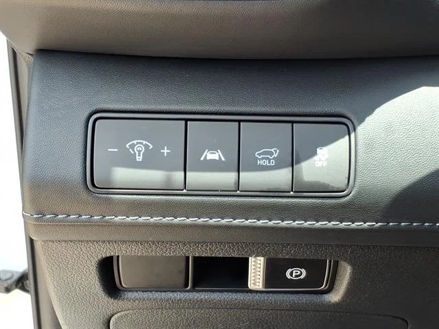 Used 2022 Quartz White Hyundai Calligraphy image 19