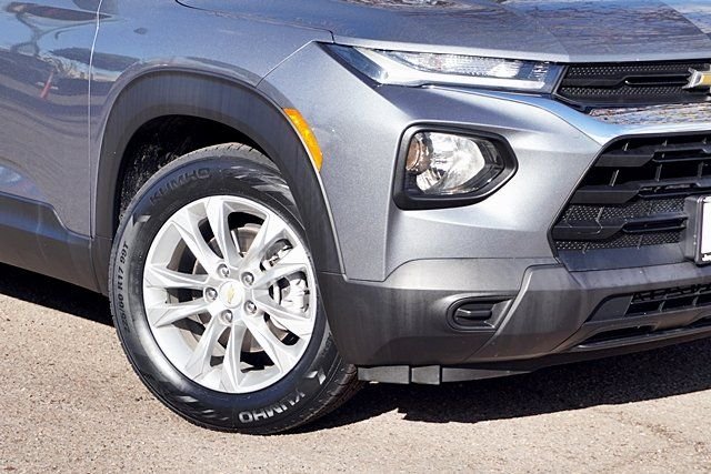 Used 2022 Gray Chevrolet LS image 3