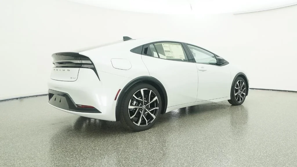 New 2026 Wind Chill Pearl Toyota XSE Premium image 28