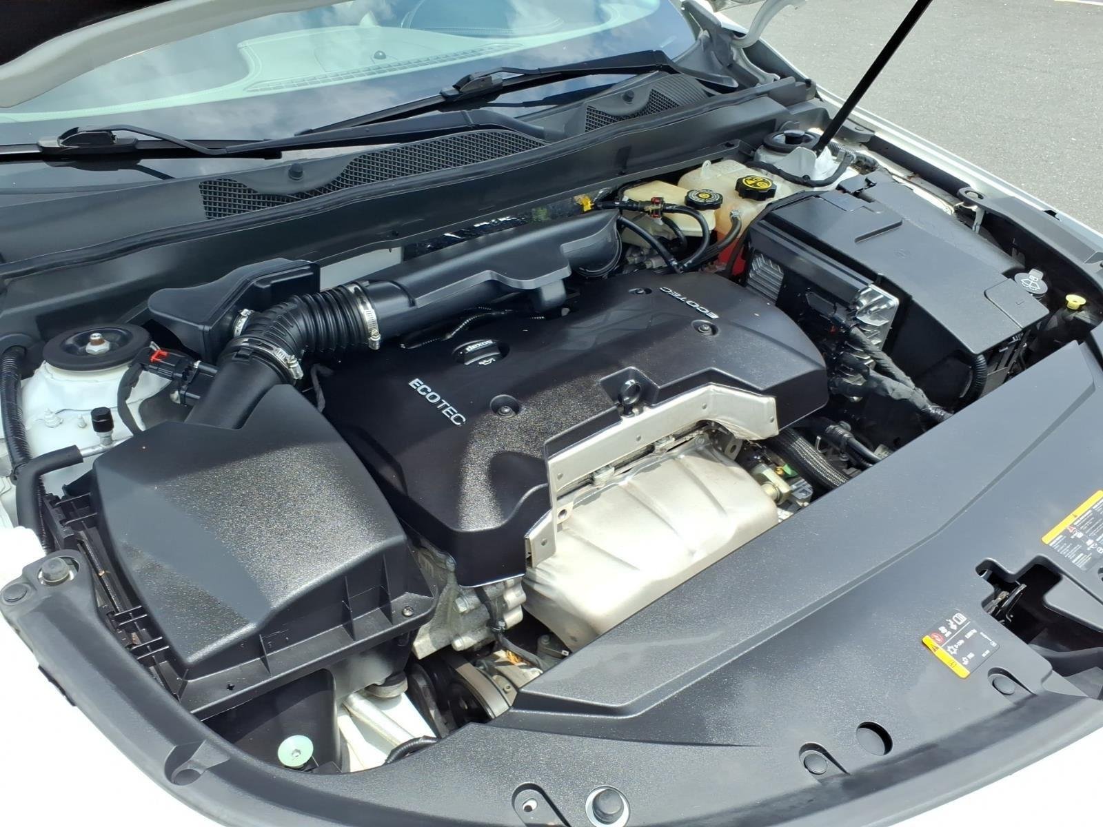 Used 2016 Summit White Chevrolet LT image 28