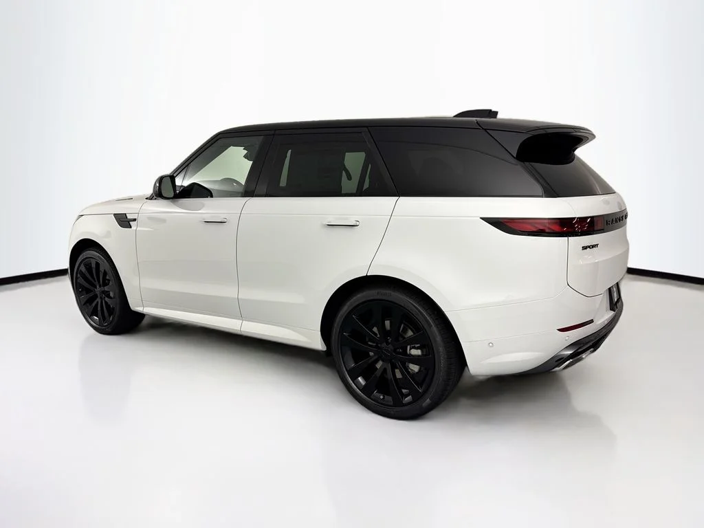 New 2026 Fuji White Land Rover Dynamic SE image 7