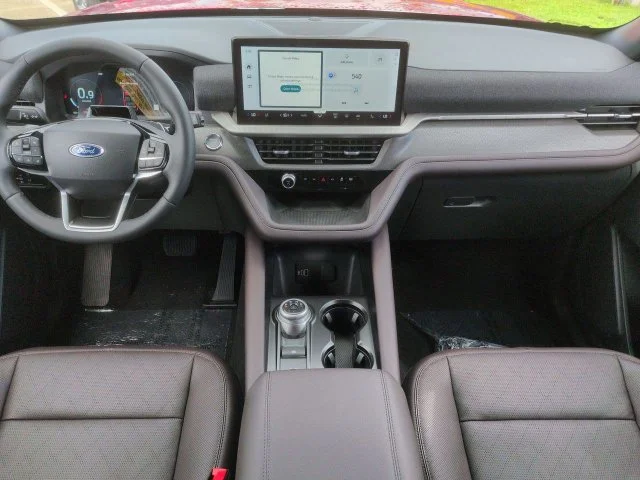 New 2027 Ruby Red Metallic Tinted Clearcoat Ford Platinum™ image 17