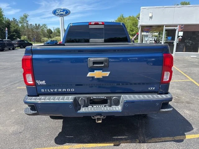 Used 2016 Deep Ocean Blue Metallic Chevrolet LTZ image 7