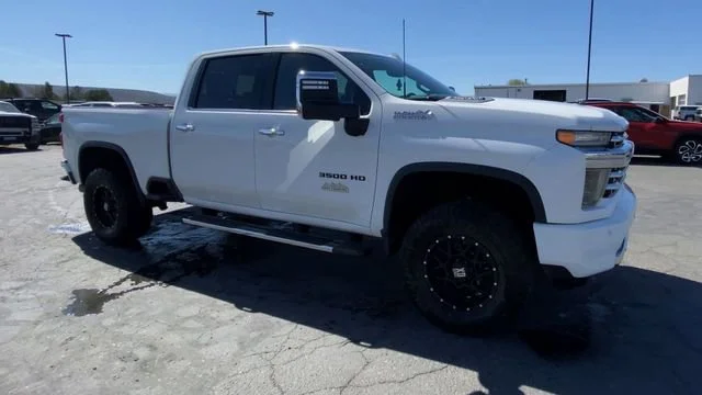 Used 2020 SUMMIT WHITE Chevrolet High Country image 2