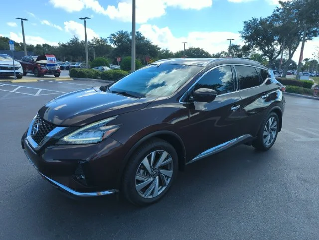 Used 2019 Brown Nissan SL image 14