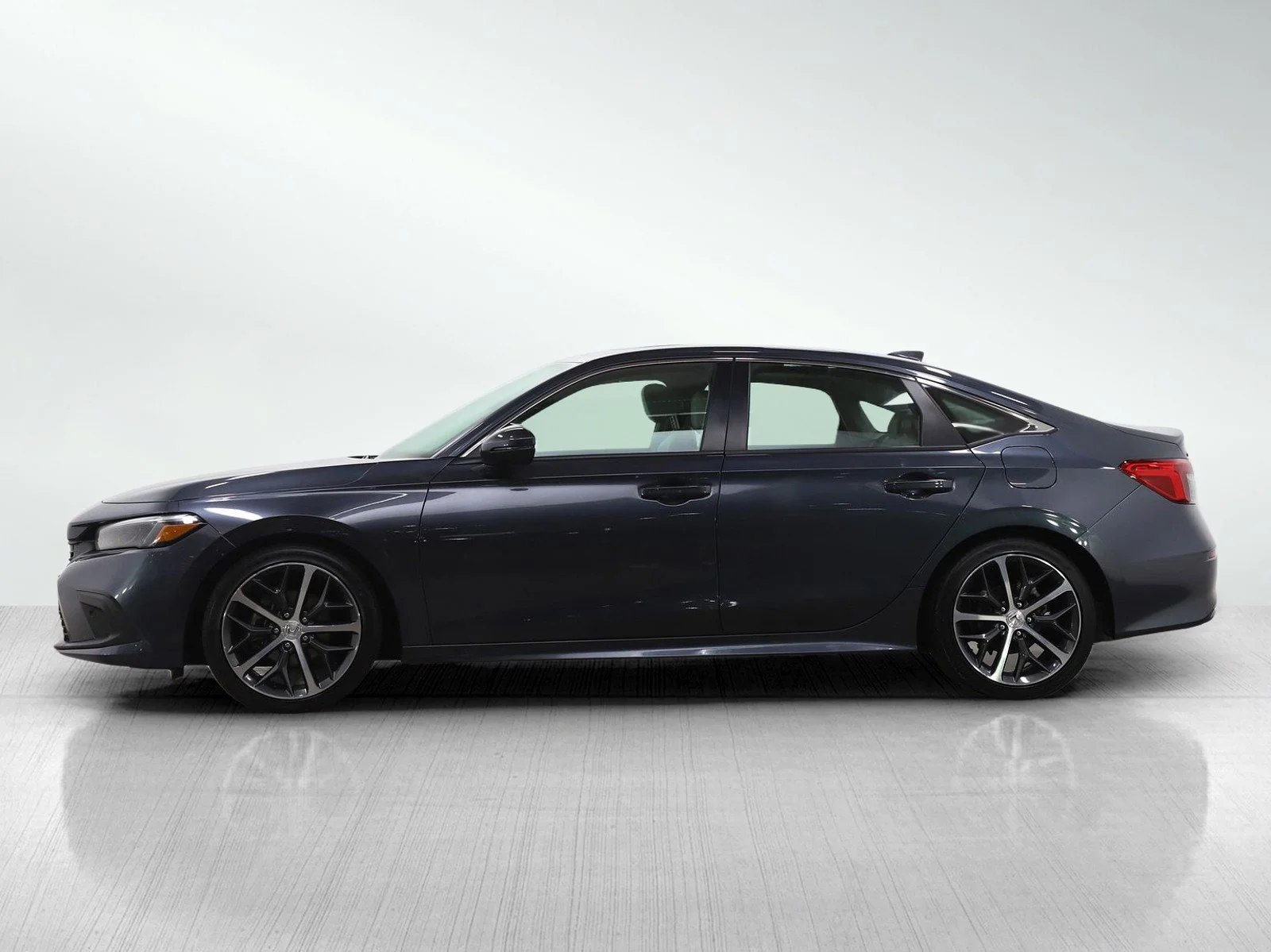 Used 2024 Honda Civic Touring with VIN 2HGFE1F90RH326284 for sale in Burnsville, Minnesota