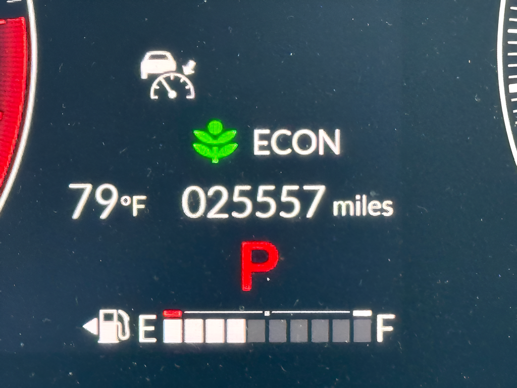 Used 2023 White Honda EX-L image 23