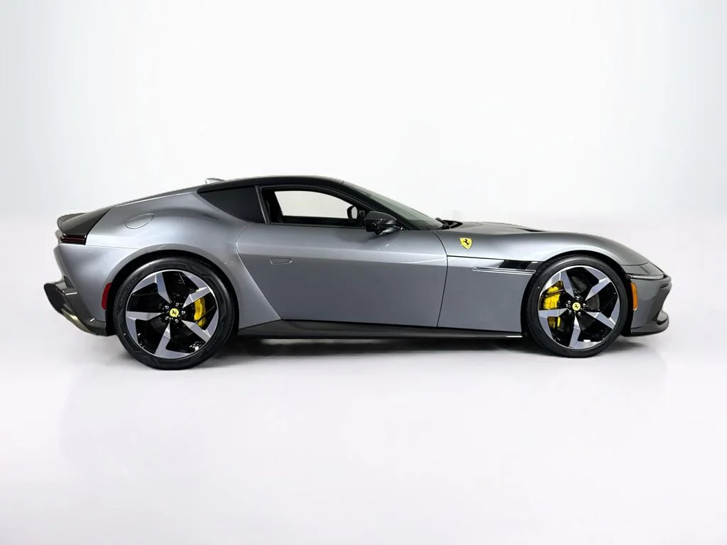 2026 Ferrari 12Cilindri Base - Photo 10