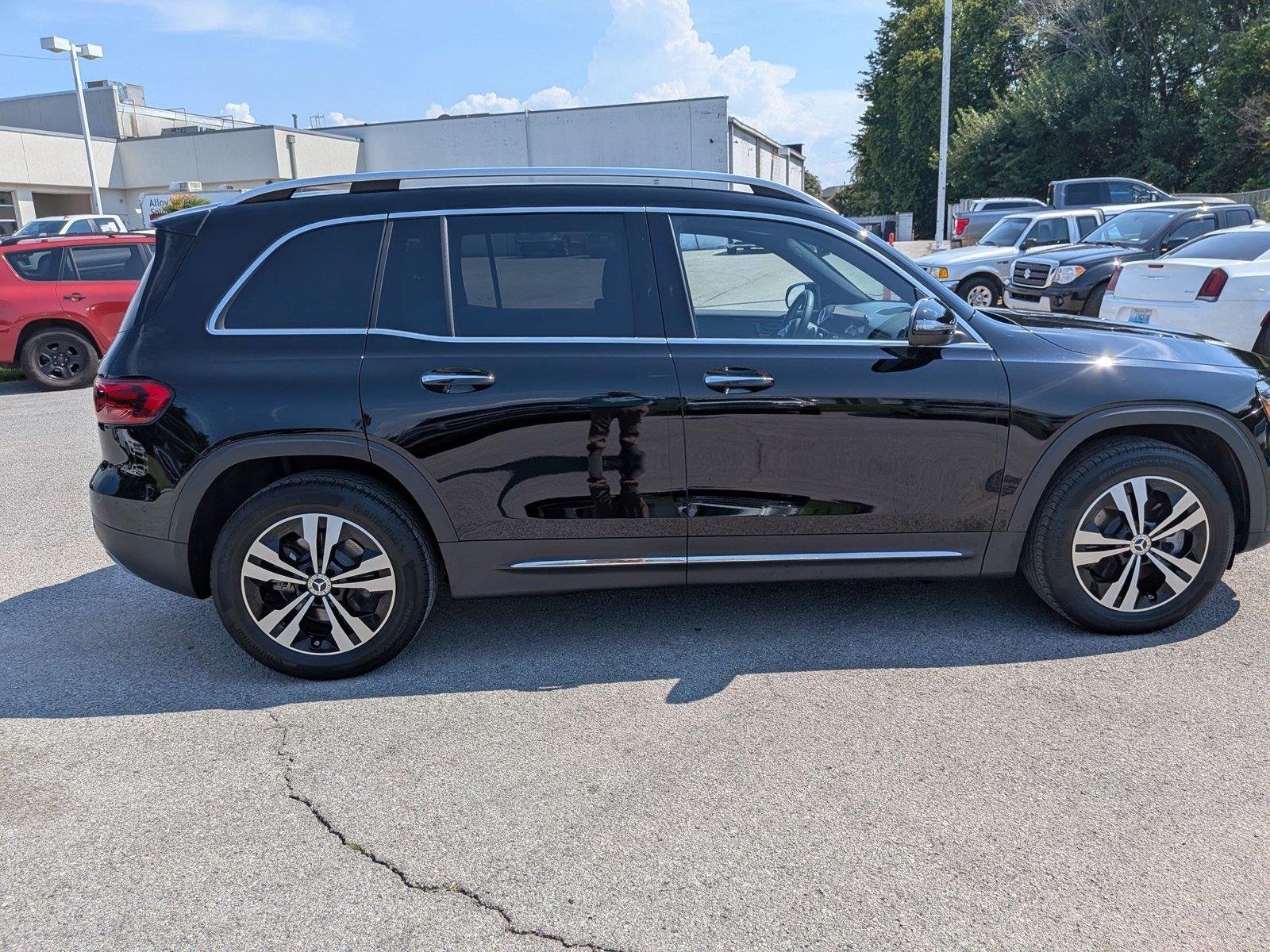 Used 2025 Night Black Mercedes-Benz GLB 250 image 6