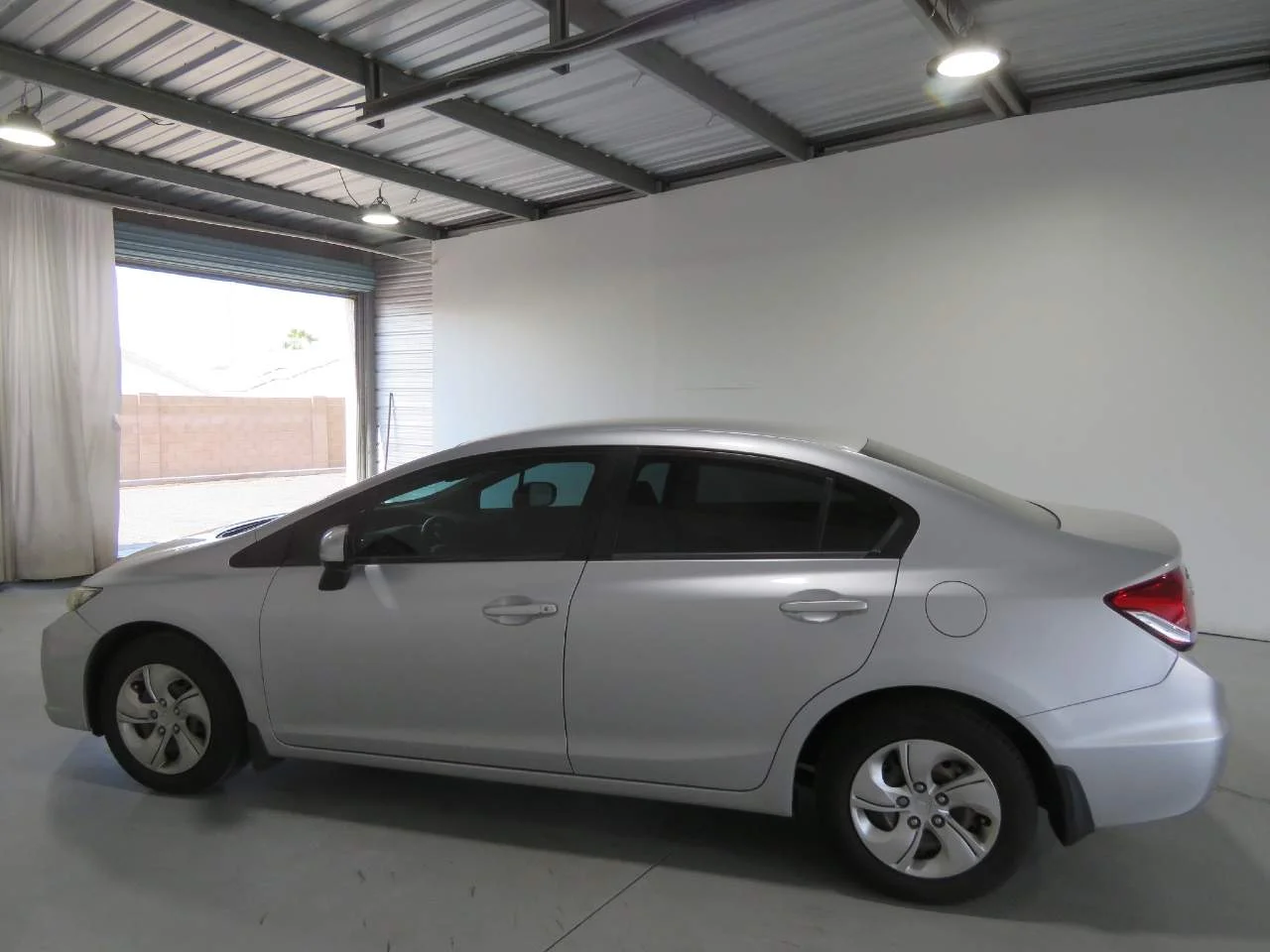 Used 2015 Alabaster Silver Metallic Honda LX image 8