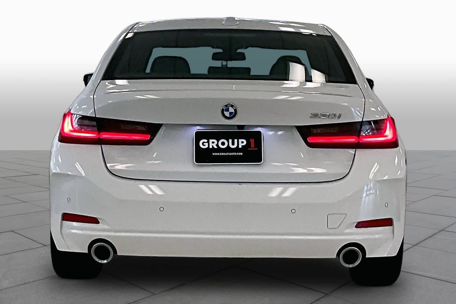 Used 2023 Alpine White BMW 330i image 4