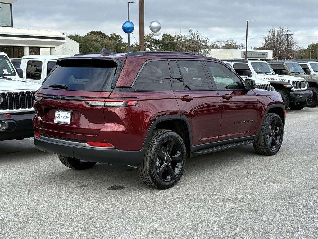 New 2026 Velvet Red Pearl-Coat Exterior Paint Jeep Limited image 5