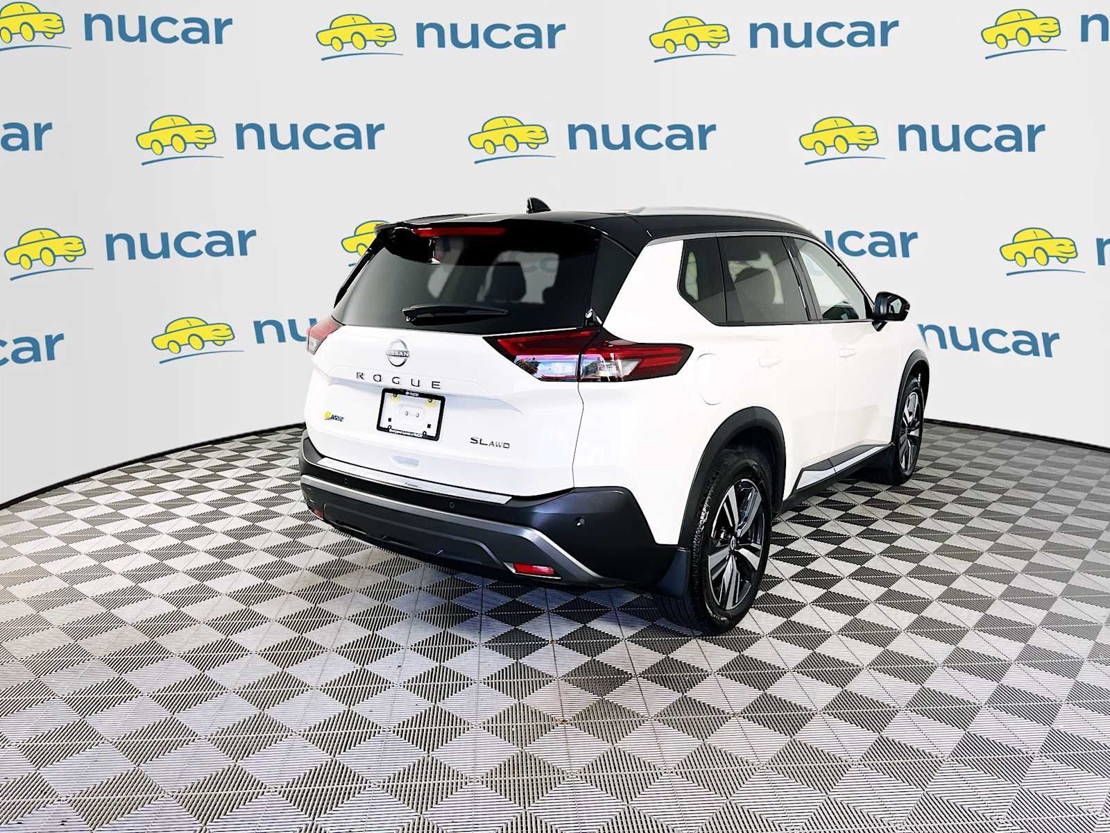Used 2023 Pearl White Tricoat/Super Black Nissan SL image 7