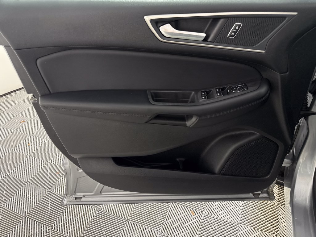 Used 2023 Silver Ford SEL image 10