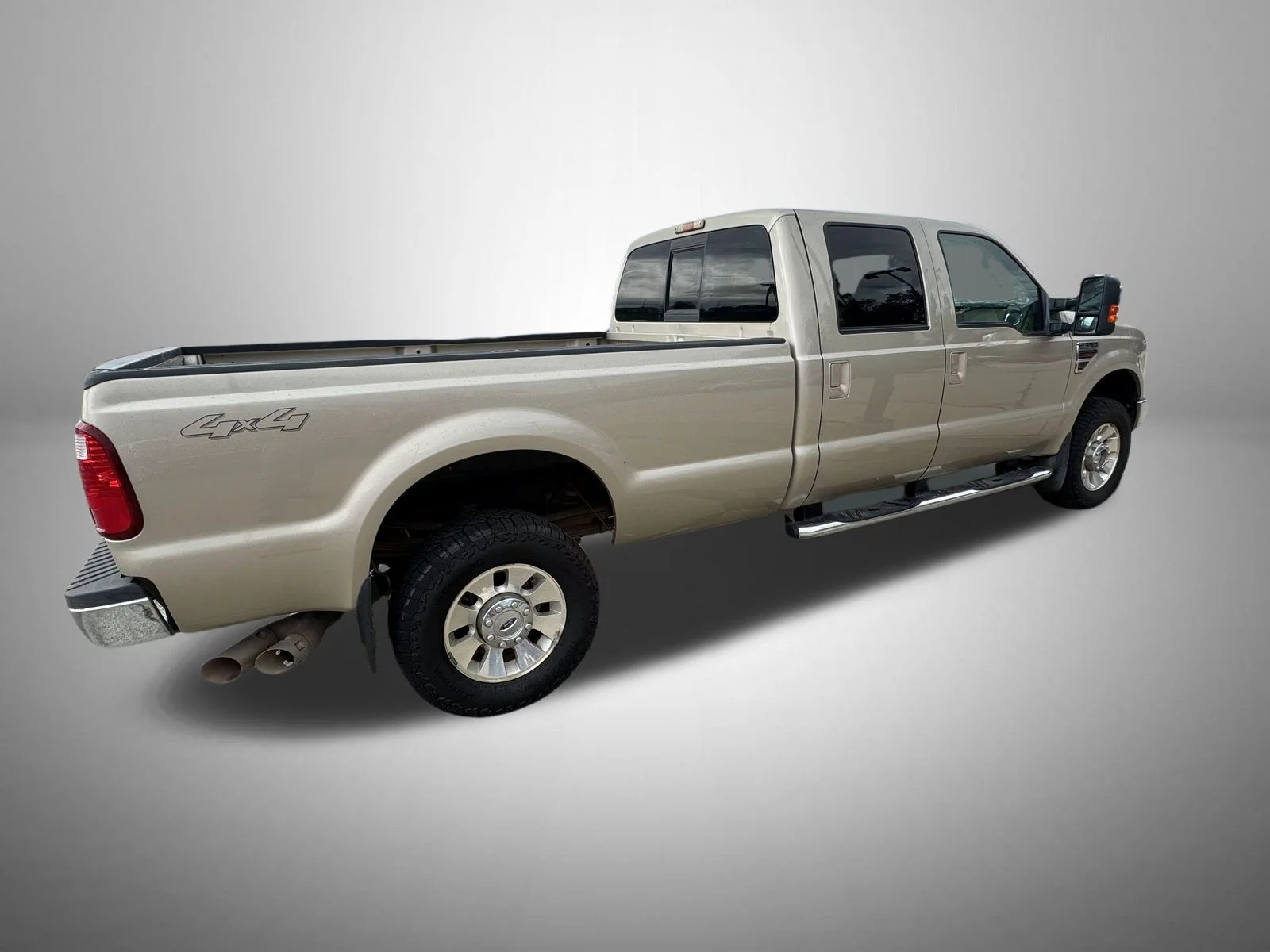 Used 2010 Beige Ford Lariat image 2